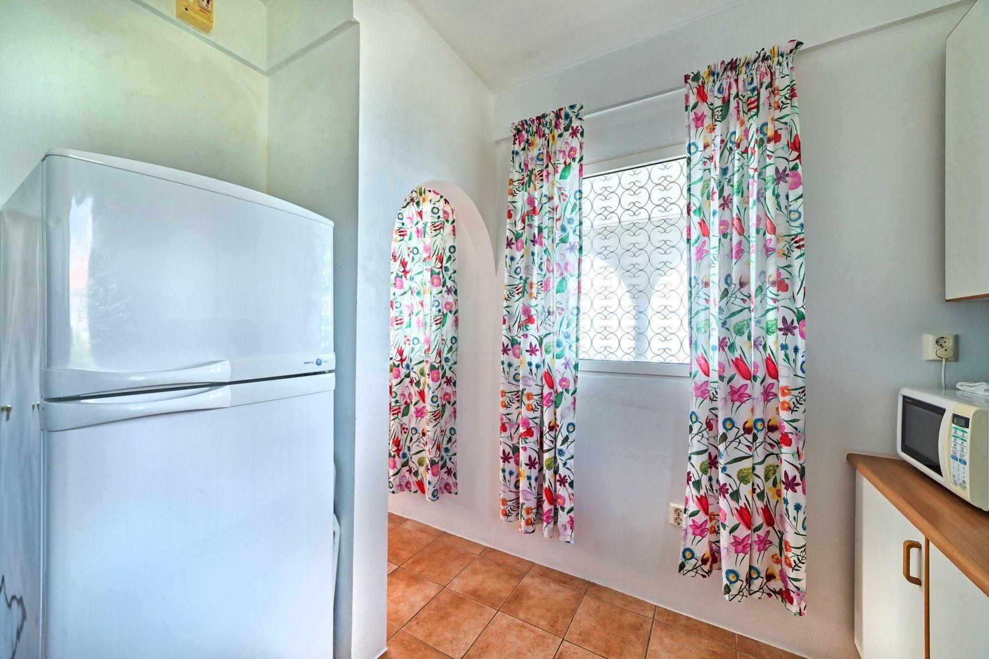 Caribbean Sea View Holiday Apartments Mero Bagian luar foto